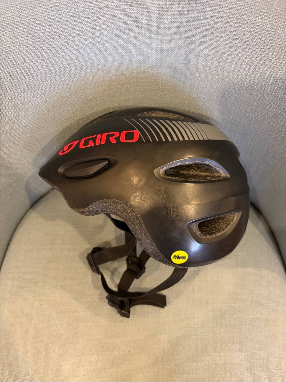 Giro Matte Black kids XS Bike Helmet with MIPS
